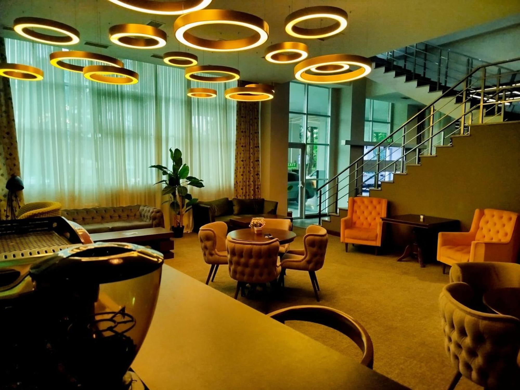 Green Tower Hotel تبليسي المظهر الخارجي الصورة
