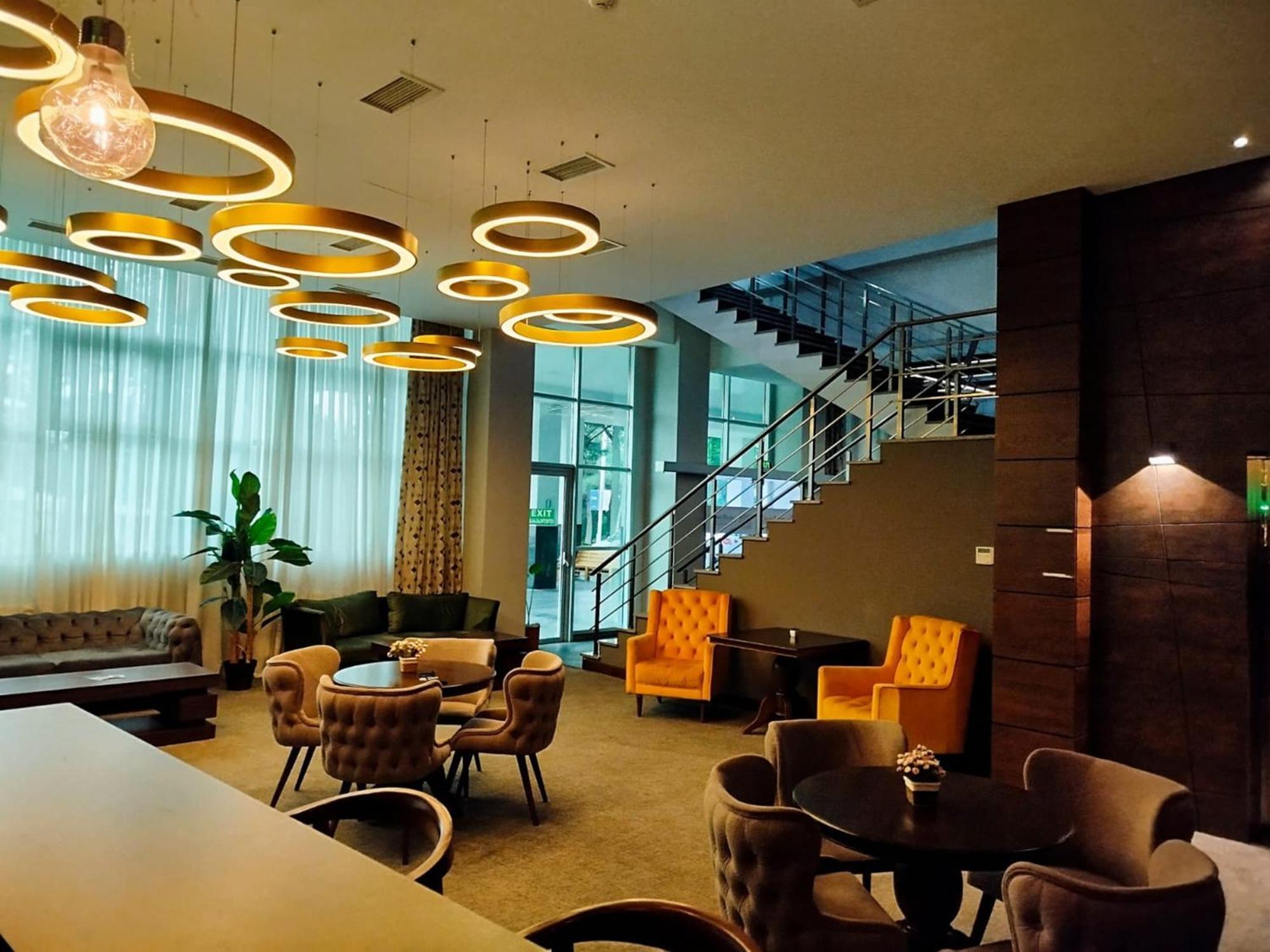 Green Tower Hotel تبليسي المظهر الخارجي الصورة