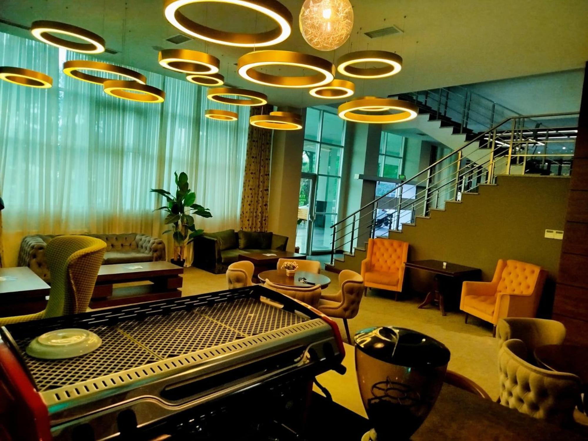 Green Tower Hotel تبليسي المظهر الخارجي الصورة