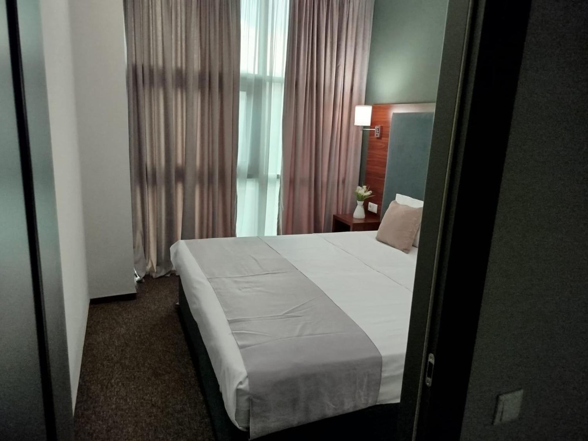 Green Tower Hotel تبليسي المظهر الخارجي الصورة