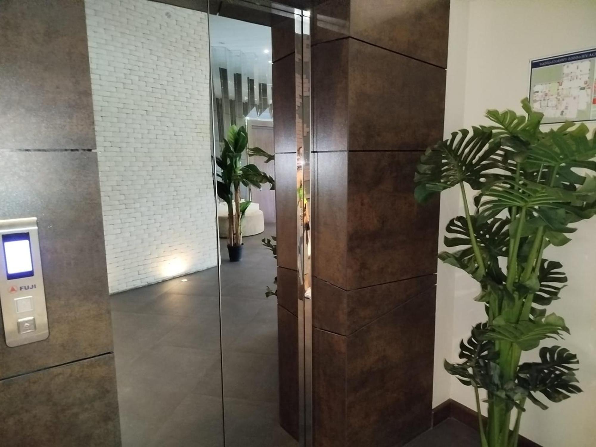 Green Tower Hotel تبليسي المظهر الخارجي الصورة