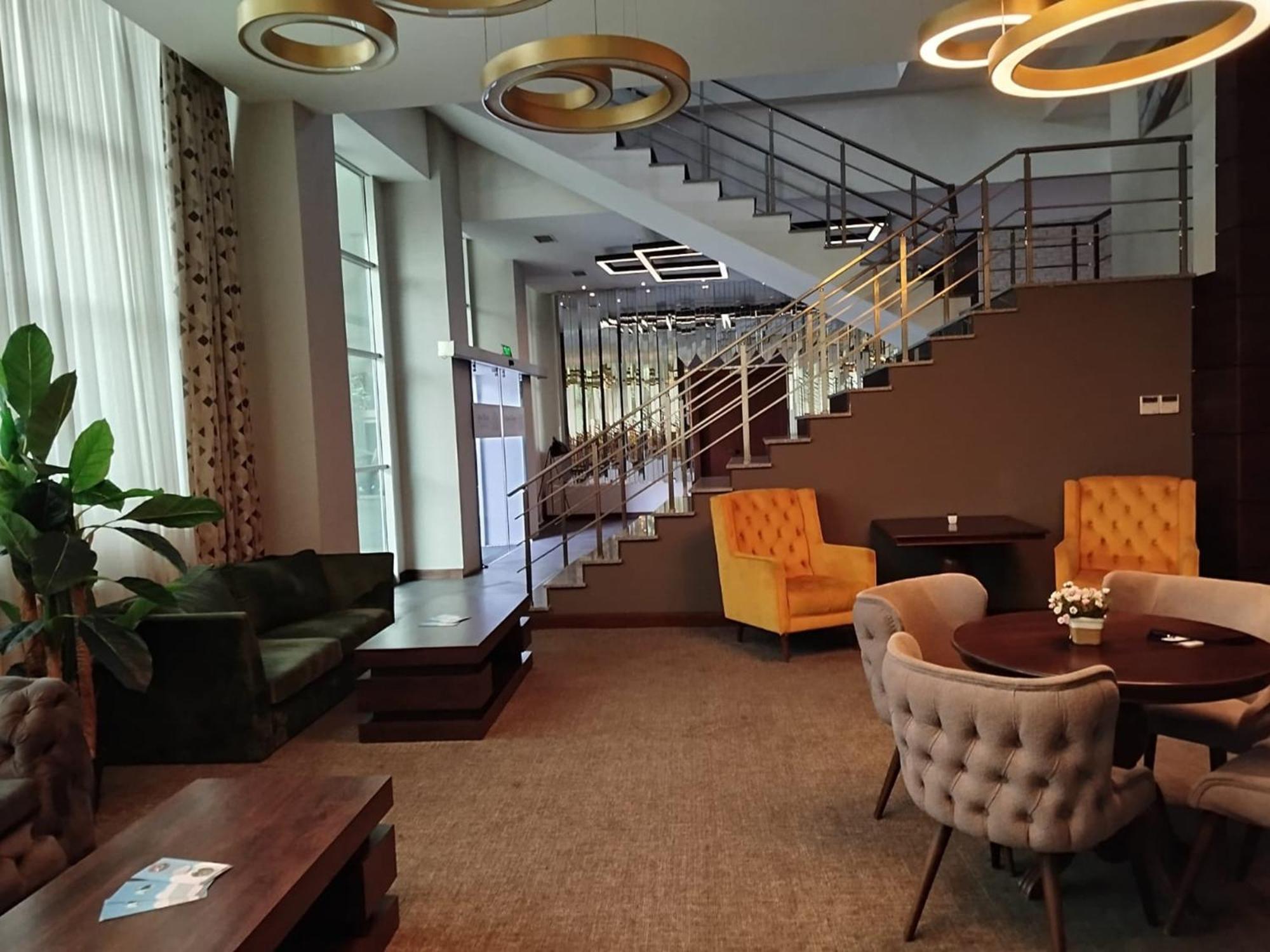 Green Tower Hotel تبليسي المظهر الخارجي الصورة