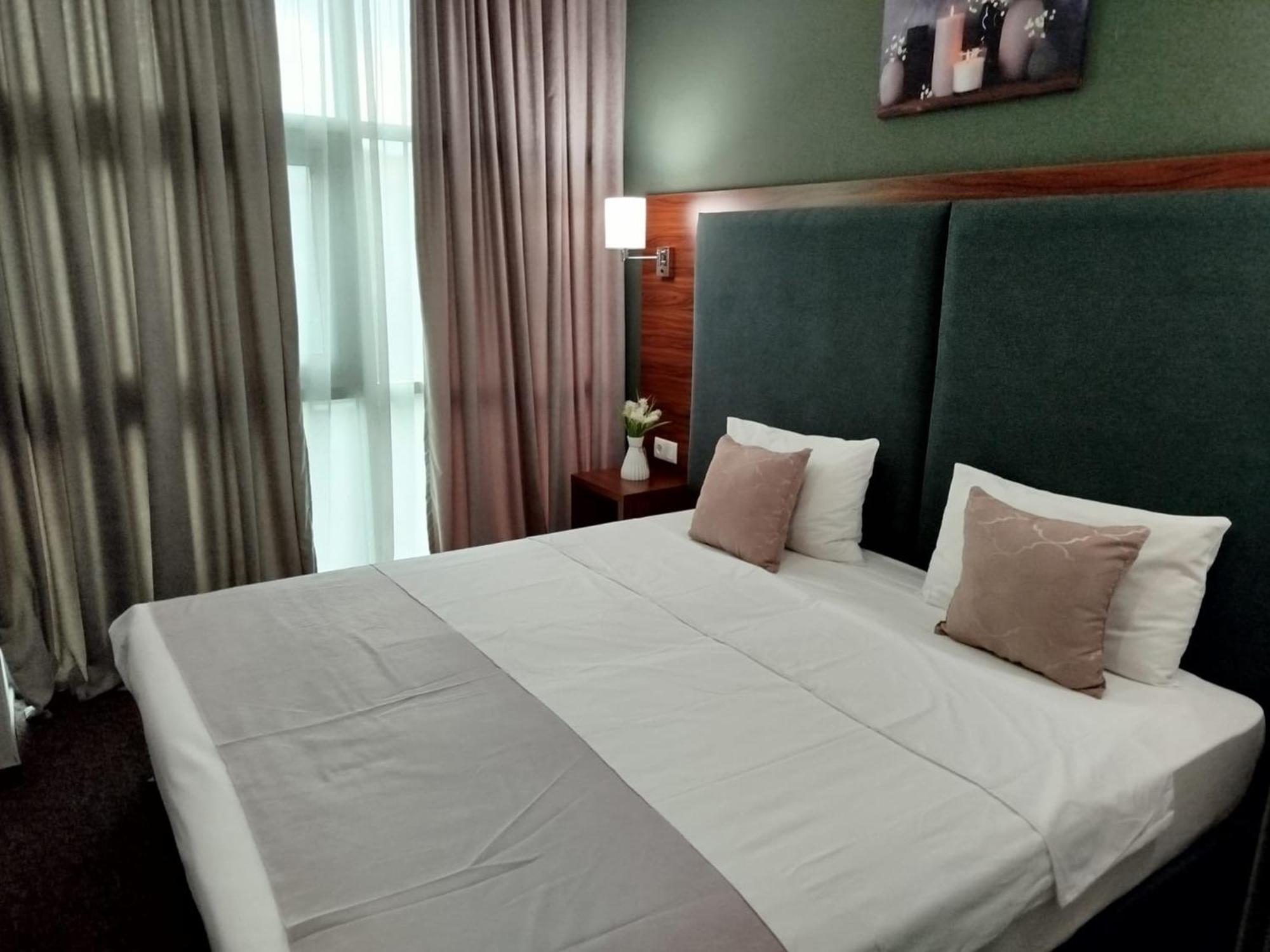 Green Tower Hotel تبليسي المظهر الخارجي الصورة