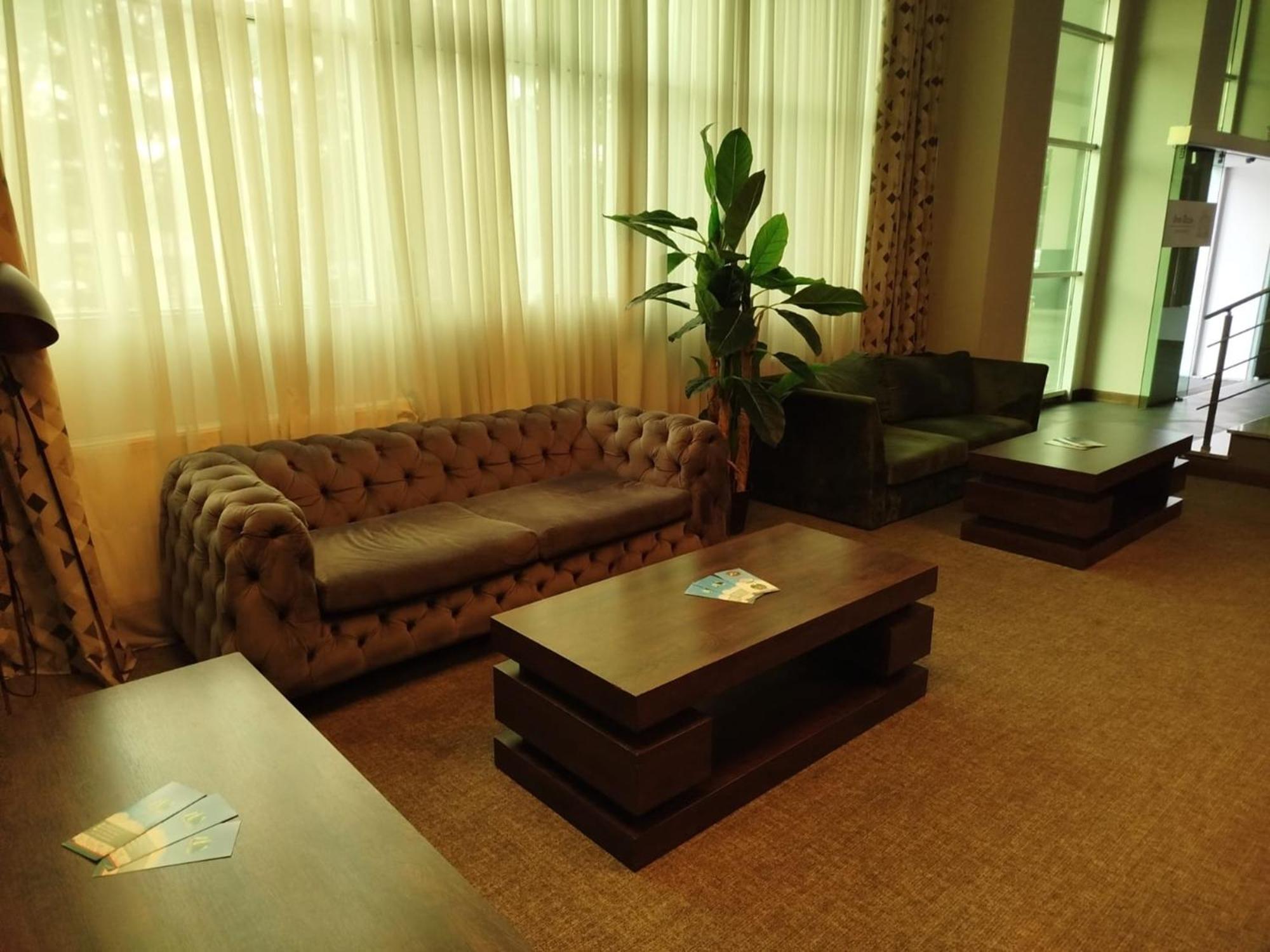 Green Tower Hotel تبليسي المظهر الخارجي الصورة