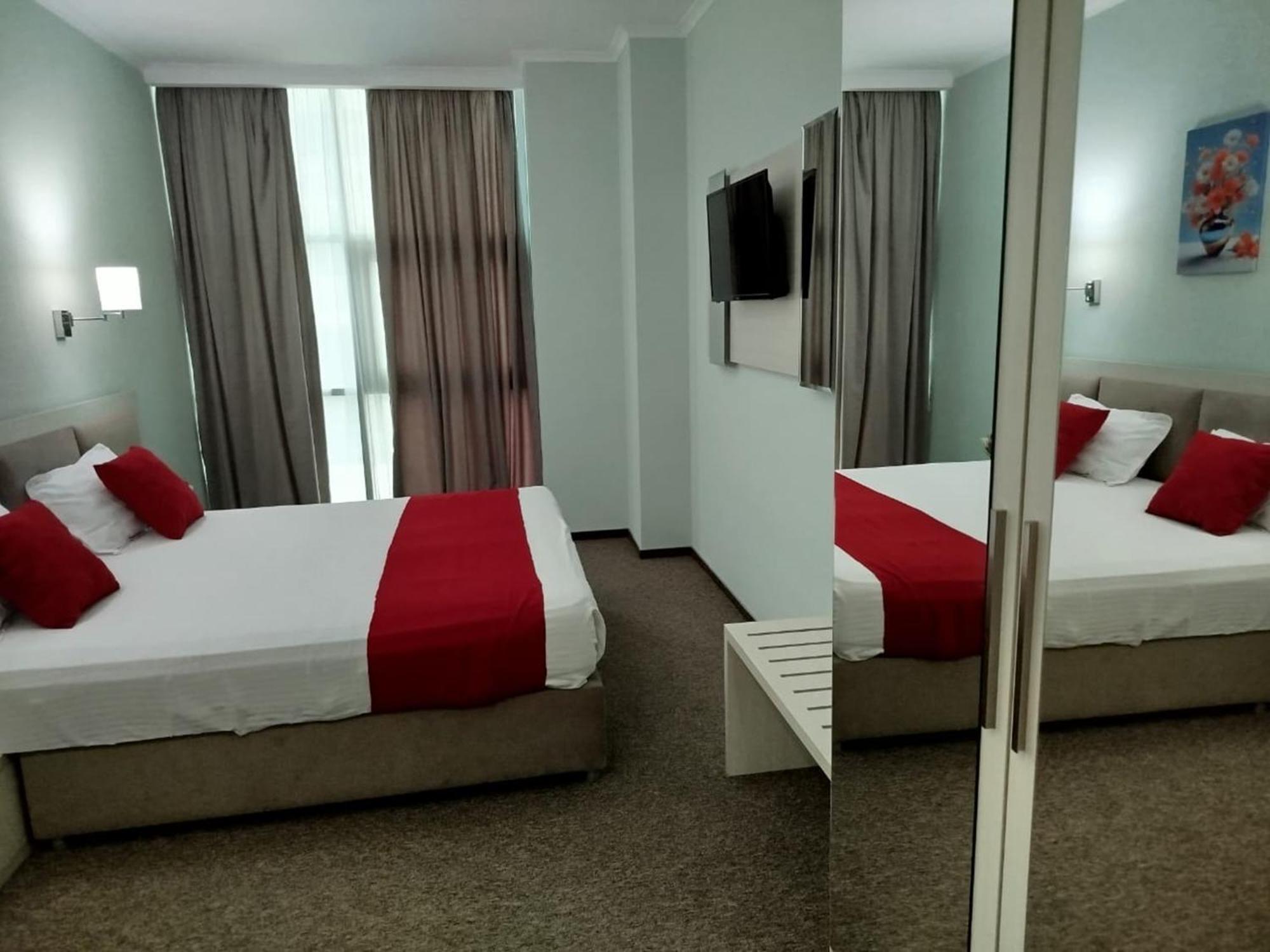 Green Tower Hotel تبليسي المظهر الخارجي الصورة